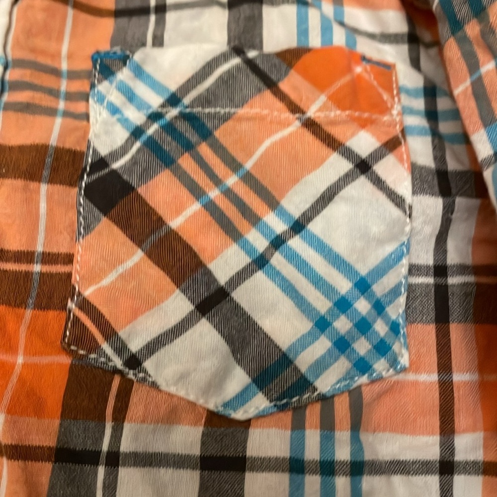 3T ButtonUp - Picture 2 of 3